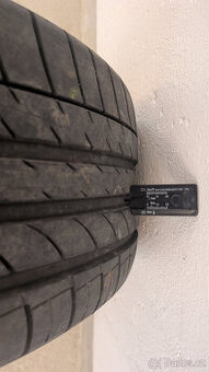 255/40 R19, JEDNA letní pneumatika Dunlop
