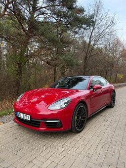 Porsche Panamera 4 E-Hybrid