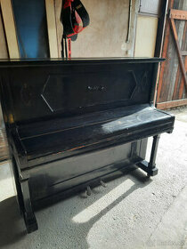 Pianino z r. 1928 /Petrof/ - 1