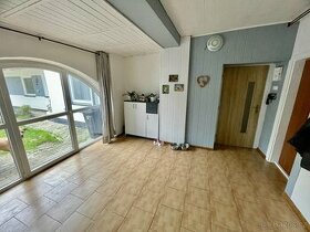 Prodej rodinného domu 218 m², pozemek 742 m² -  776878002