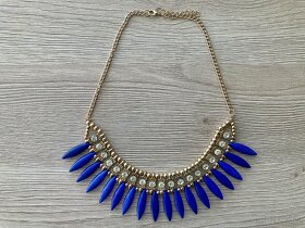 Krásný modrý náhrdelník se stříbrnými kamínky - 1