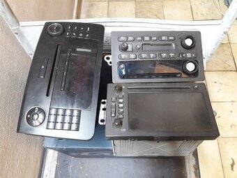 Mercedes GL rádio - 1