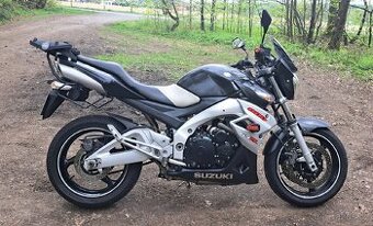 Suzuki gsr 600