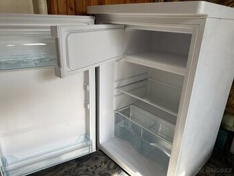 Prodám chladničku s mrazícím prostorem Goddess RSB085GW9