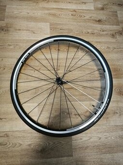 Přední kolo Yedoo Wolfer 28" NOVATEC & Continental - 1