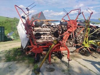 Obracec sena kuhn Claas