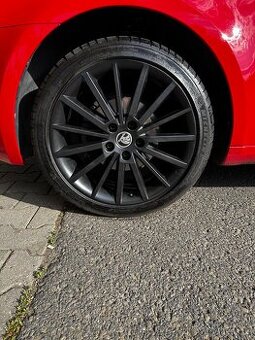 Škoda Turini 225/40/18