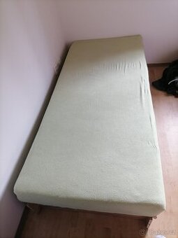 Dřevěná postel = prodej - 1