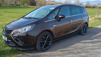 Opel Zafira 1. 4 turbo 7 míst