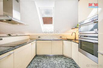 Prodej rodinného domu 269m2+G, pozemek 542m2, v Cheznovicích