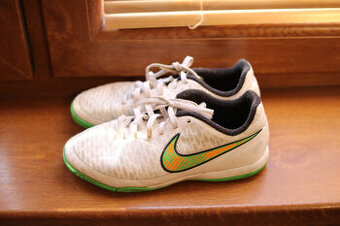 dětské sálovky originál Nike-vel.:37,5-stélka:22cm