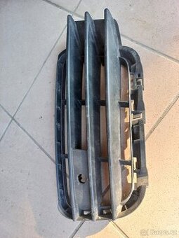 Levá mřížka chladiče VW Touareg 7P 7P6 853 665A