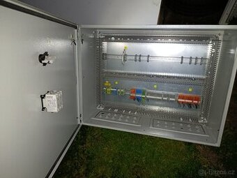 Elektrický rozvaděč velky - 1