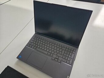 Lenovo Legion 5 Pro - 2560×1600 165 Hz, RTX 3070 Ti, i7-1270
