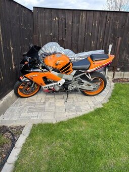 Honda cbr 900rr
