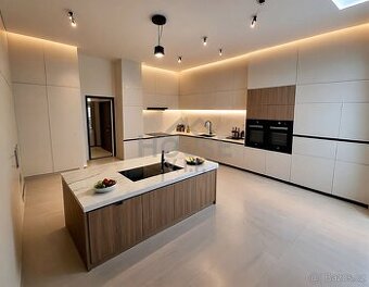 Rekonstruovaný byt 3+kk, 105 m² - Praha - Karlín