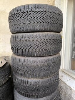 Zimní Nexen 215/40 R18