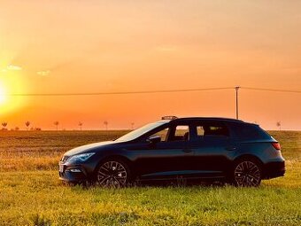 Seat Leon Cupra 221kw Max. výbava