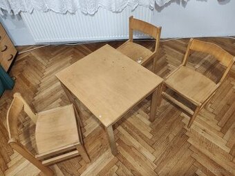 Dětský stolek a židle