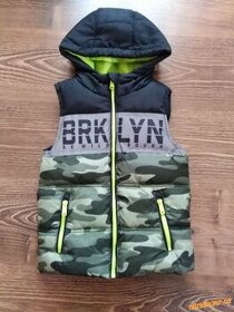 Chlapecká vesta vel. 104 vestička