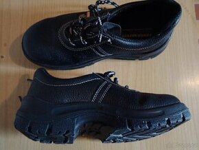 Bezpečnostní pracovní obuv