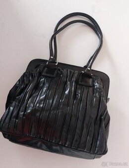 Elegantní kabelka Reserved střední velikosti