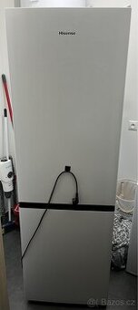 Lednička Hisense RB390N4AW2