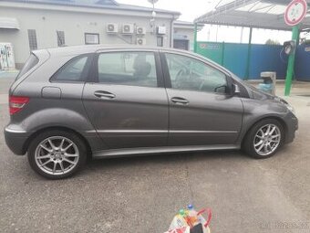 Mercedes-Benz B 180 CDI – spolehlivý rodinný vůz