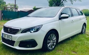 Peugeot 308SW, Allure, panorama, rok 2019, perleťová barva