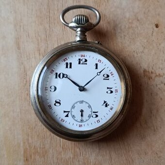 Obrovské švýcarské kapesní hodinky