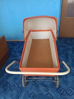 Retro kočárek LIBERTA.