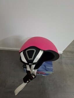 Helma na lyže