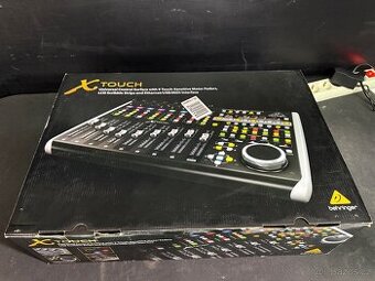 Behringer X-Touch Universal Control Surface Ovladač DAW