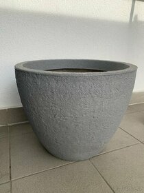 Květináč o průměru 48 cm