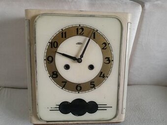 Hodiny prim kuchyňské