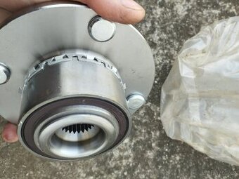 Prodám přední ložisko kola Ford