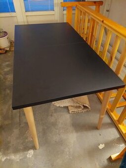 Jídelní stůl a 6 židli