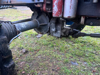 Manžetová lehka náprava ze Zetoru 5647 Horal