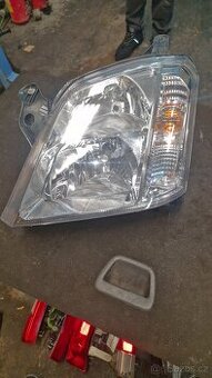 Predni svetlo Opel Meriva