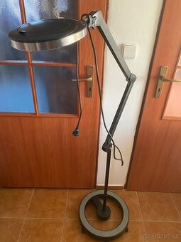 Kosmetická lampa s lupou 5 dioptrií