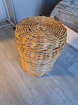 Proutěný koš