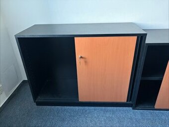Prodám: Praktická kancelářská skříňka/ komoda (šířka 100 cm)