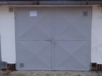 Garáž v Plzni 1 (Pod Všemi svatými)