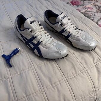 Atletické běžecké tretry ASICS GN503 vel. 28,5