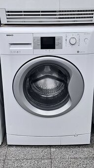 Automatická pračka BEKO, display