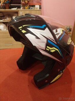 Výklopná helma vel.M