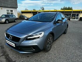VOLVO V40 2,0D3 CROSS COUNTRY -- AUTOMAT