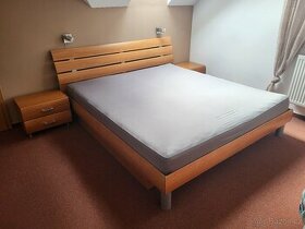 Prodám ložnici postel a matrace levně