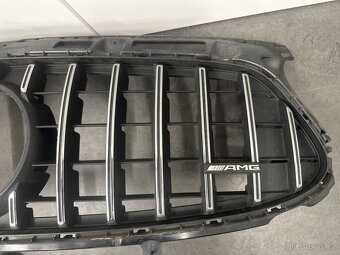 Prodám mřížku na Mercedes Benz GLA 43 AMG