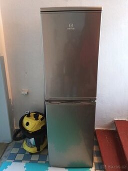 Lednice Indesit